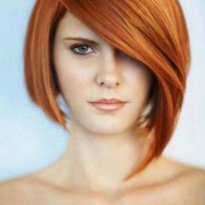 coiffure carré asymétrique sur femme plus agée