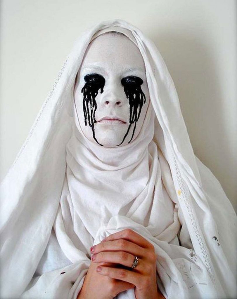costume dame blanche maquillage halloween 