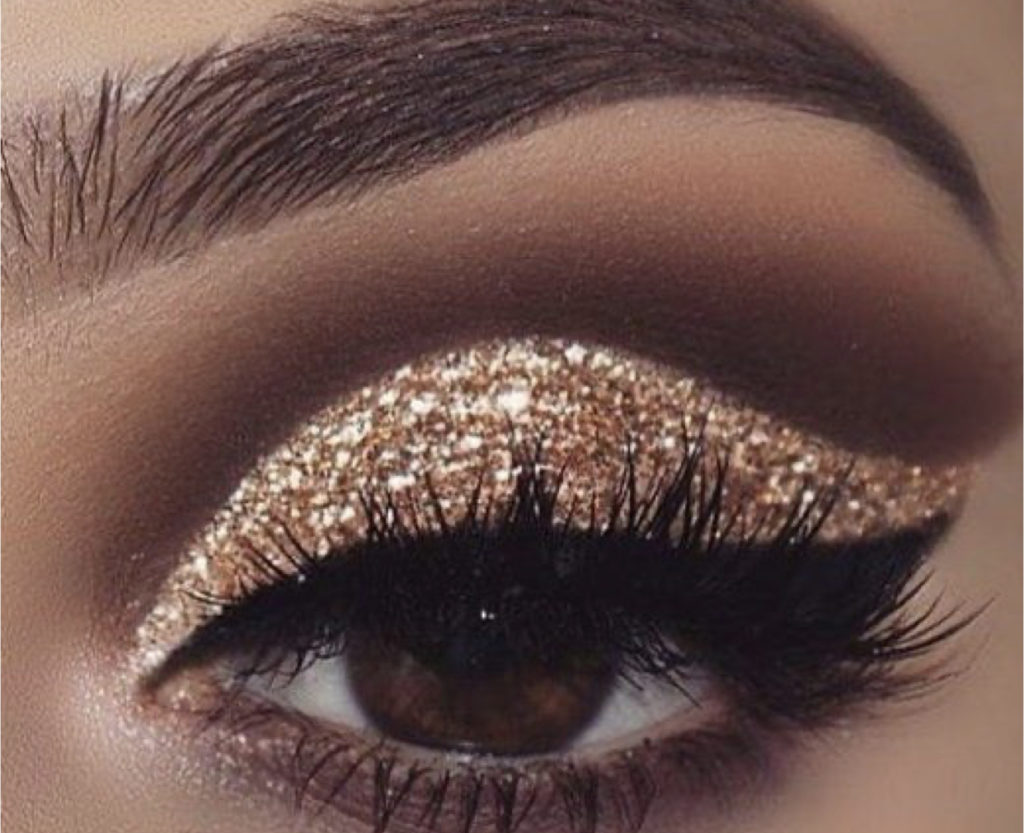 maquillage pailleté à strass pour les fêtes