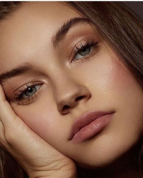 LE MAQUILLAGE NATUREL POUR LES BRUNETTES