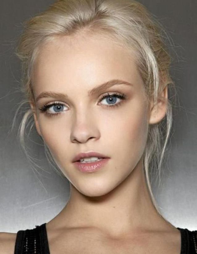LE MAQUILLAGE DE L’ÉTÉ 2021 POUR LES BLONDES