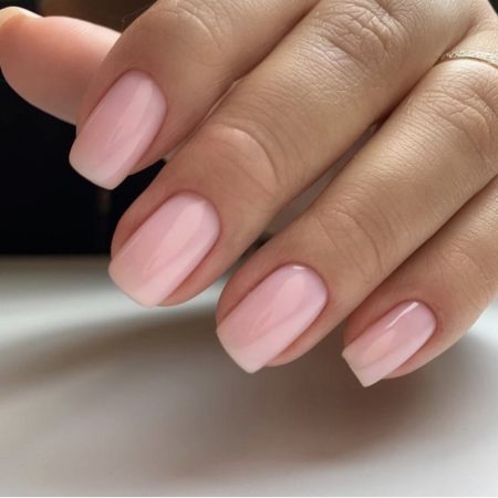 se nettoyer les ongles 