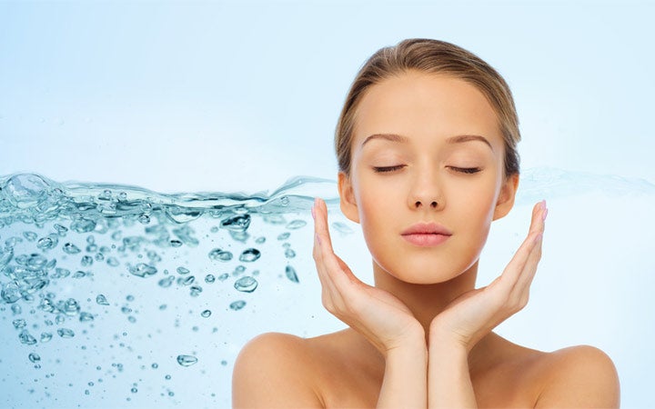 s'hydrater pour avoir une peau jeune 