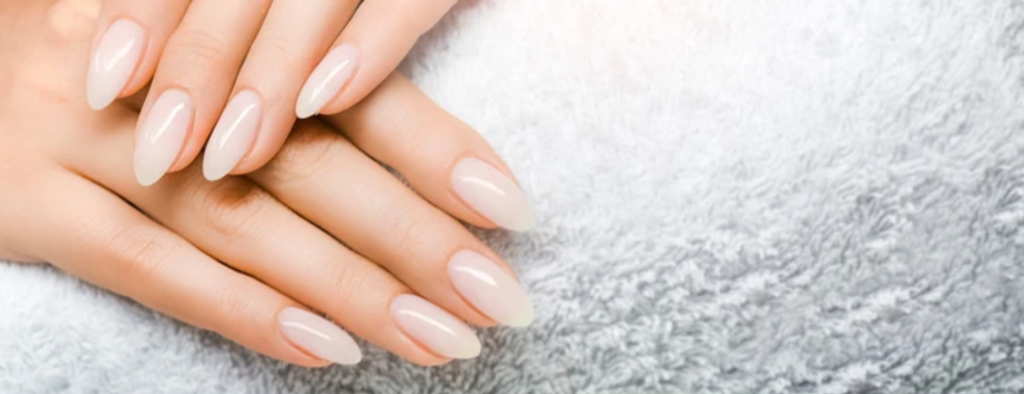 soin des ongles à domicile