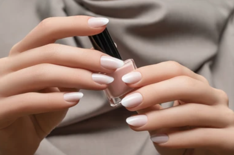 soin des ongles à domicile